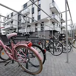Art Marina Nad Rzeka Z Bezplatnym Parkingiem