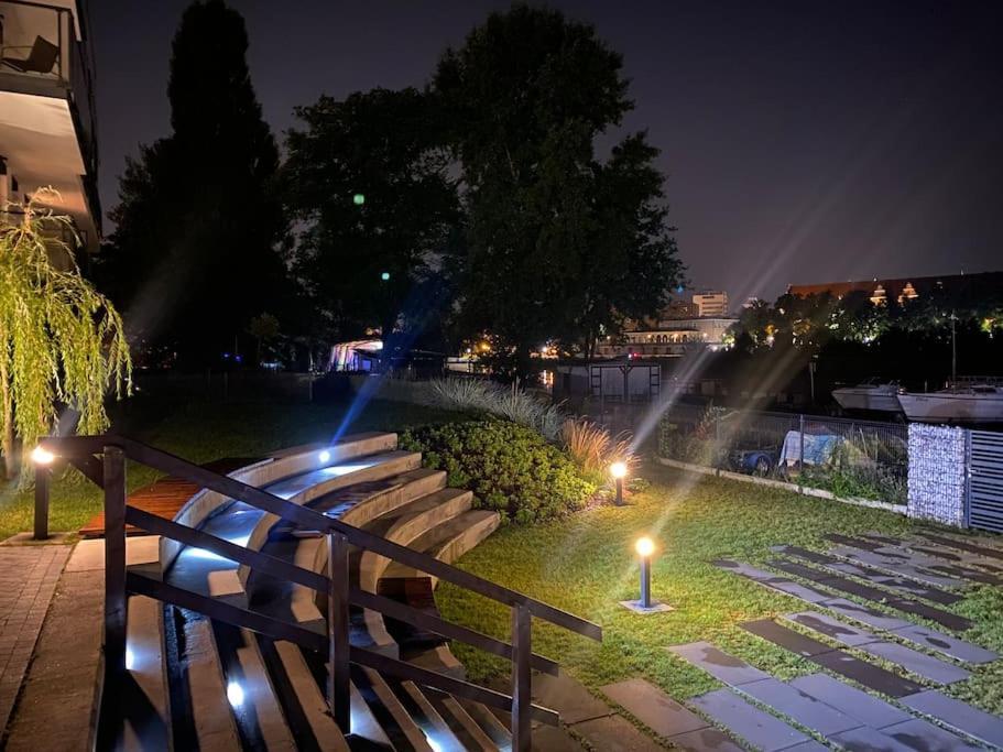 Art Marina Nad Rzeka Z Bezplatnym Parkingiem Apartament